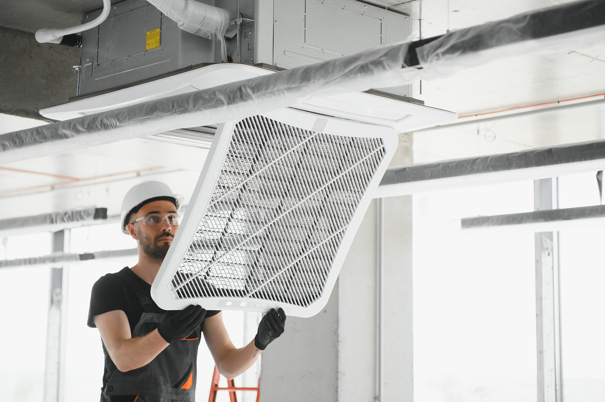 Rengöring av ventilationssystem i butik - Nordisk Energioptimering