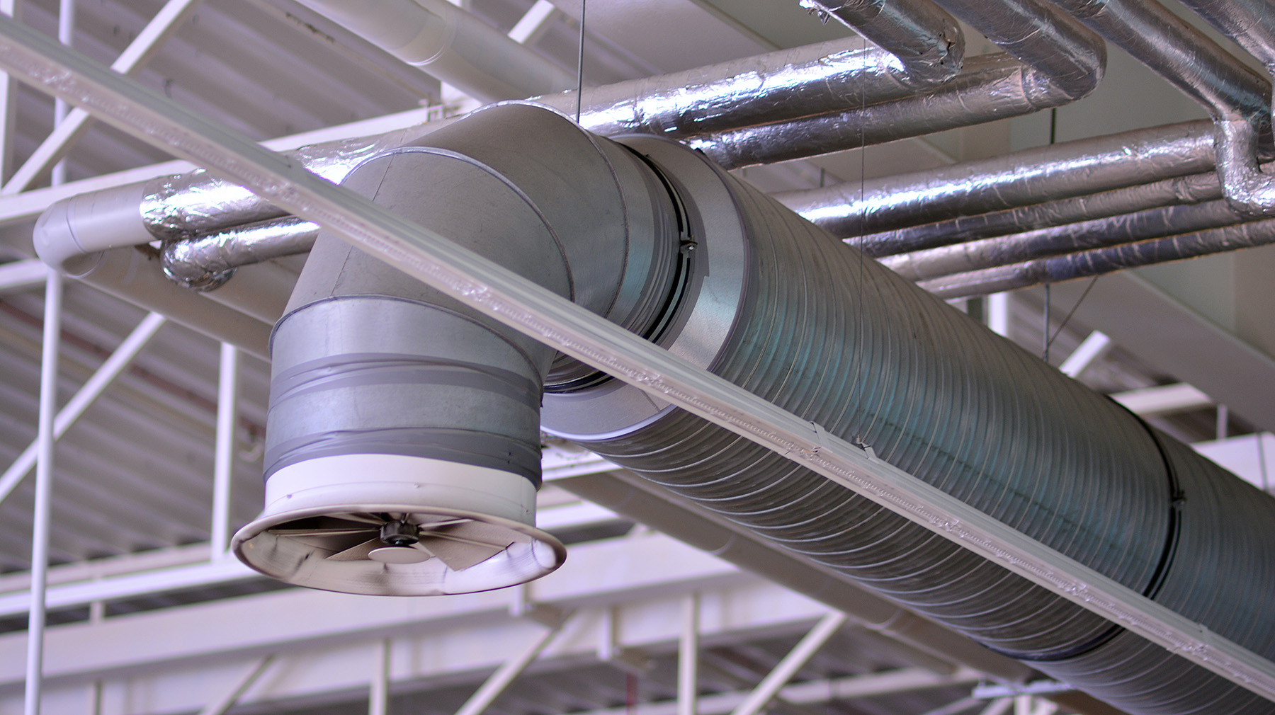 Ventilation i bilverkstad - Nordisk Energioptimering